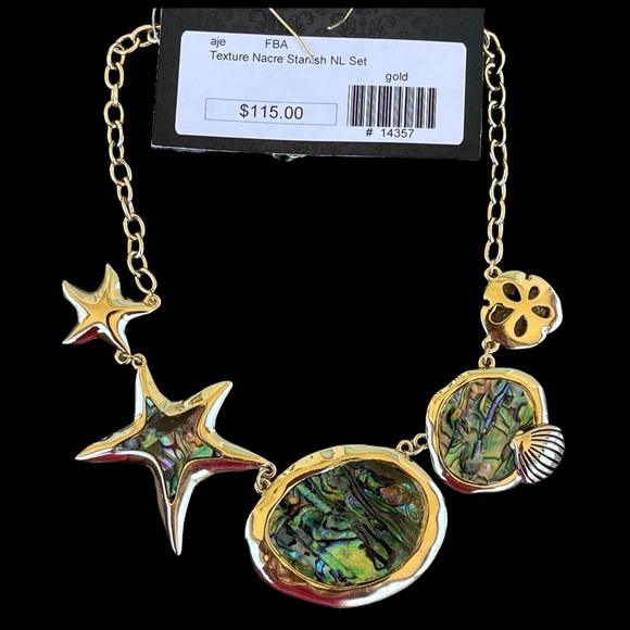 Nacre Star Necklace Set - Picture 9 of 10